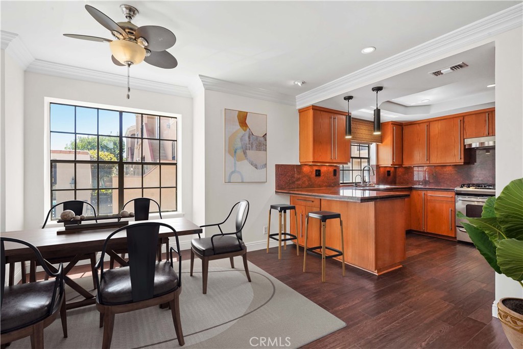 823 W 15th Street 1D