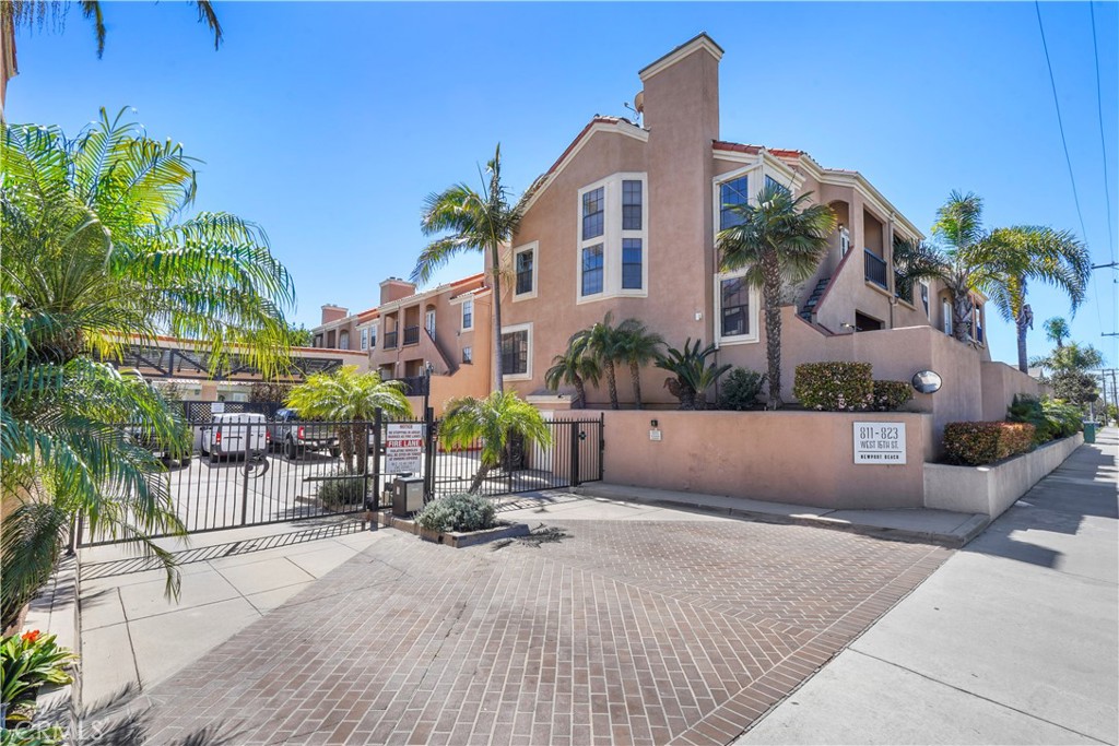 823 W 15th Street 1D