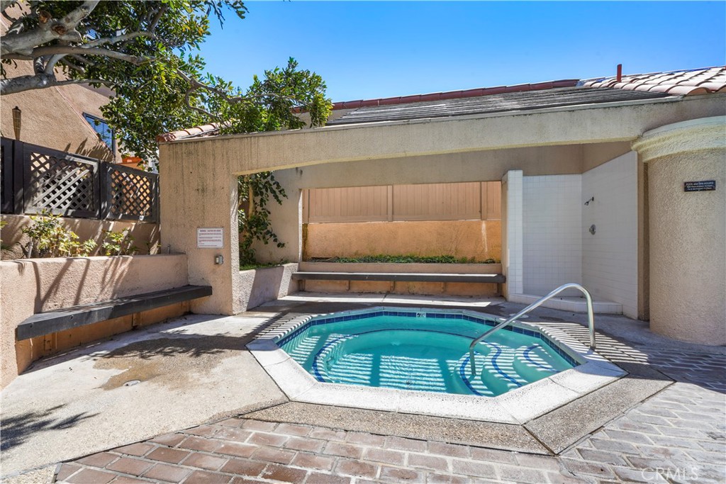 823 W 15th Street 1D