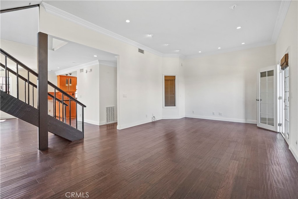 823 W 15th Street 1D