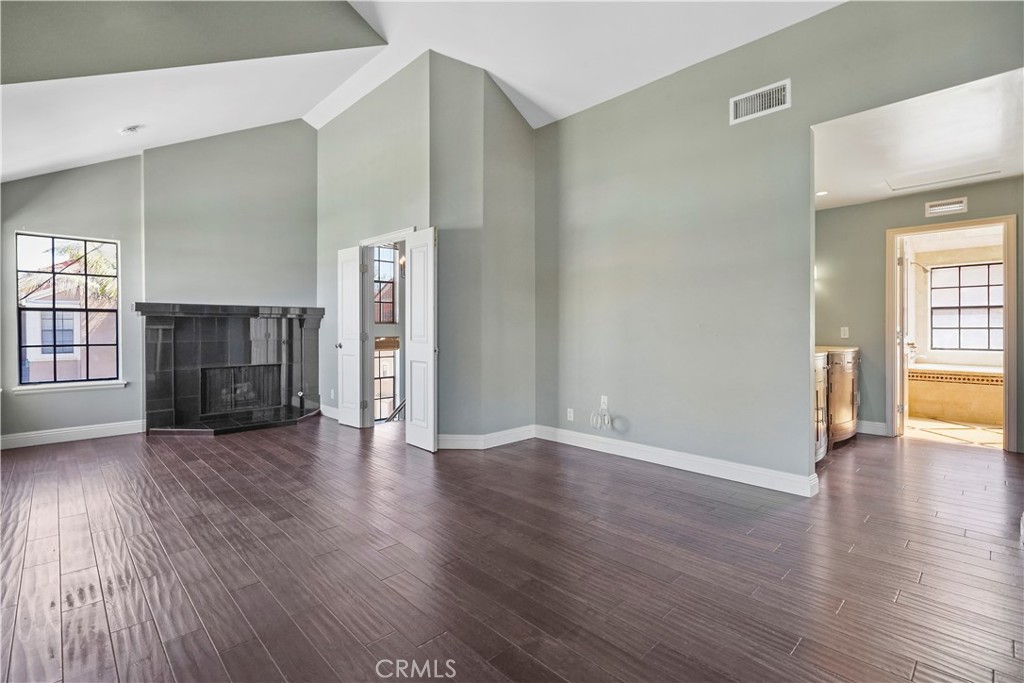 823 W 15th Street 1D