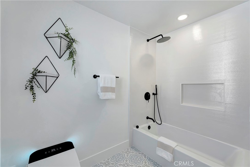 21211 Binghampton Circle