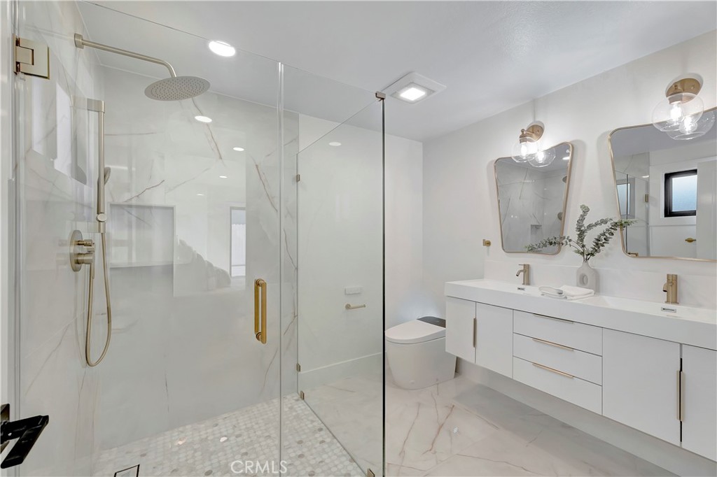 21211 Binghampton Circle