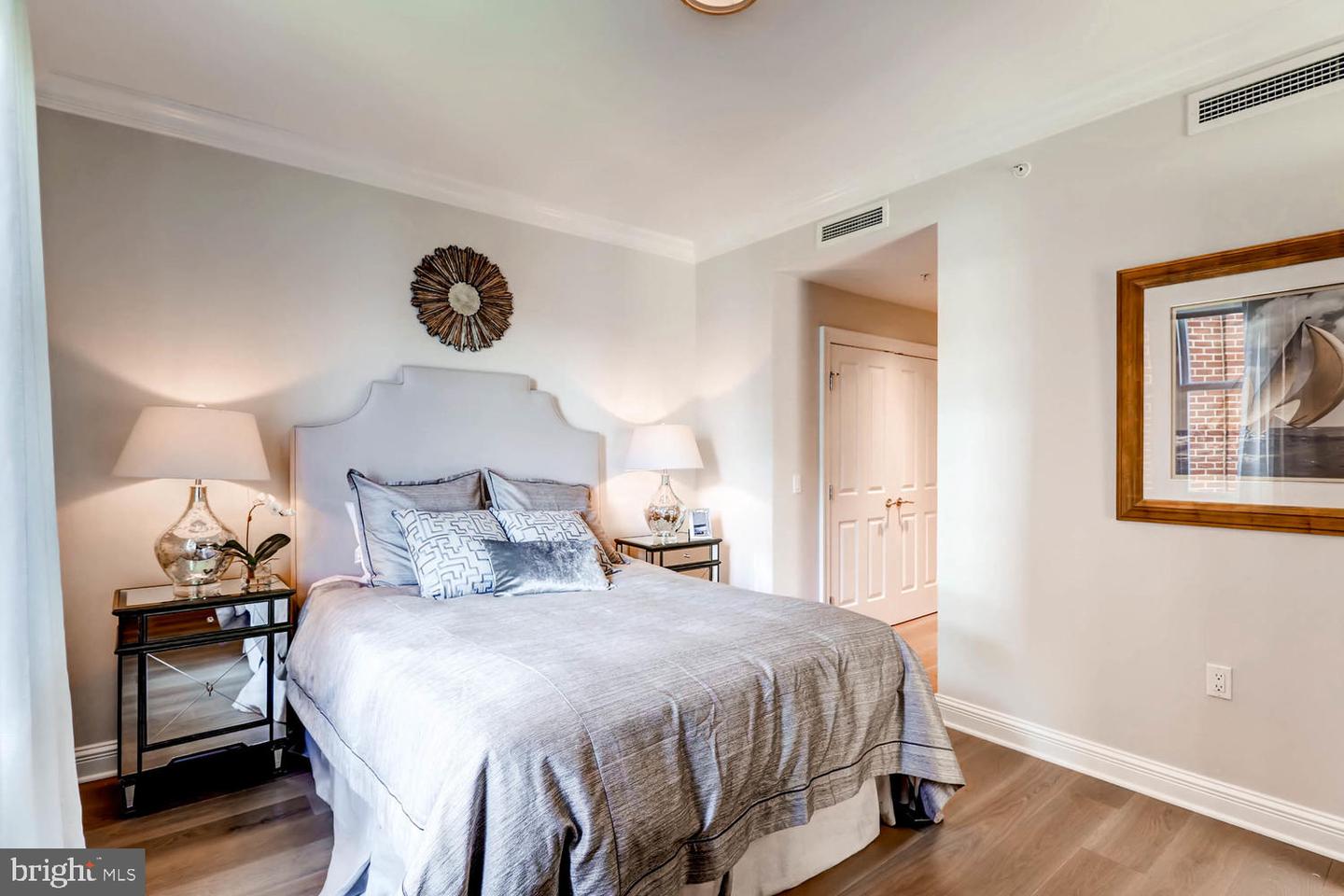 801 KEY HIGHWAY Unit: 311