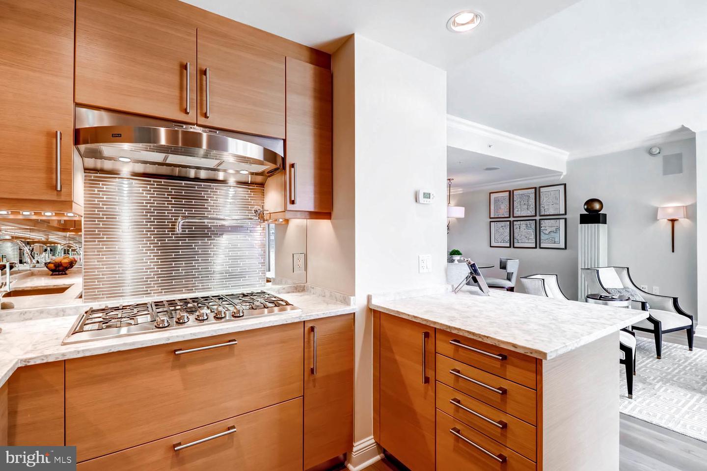 801 KEY HIGHWAY Unit: 311