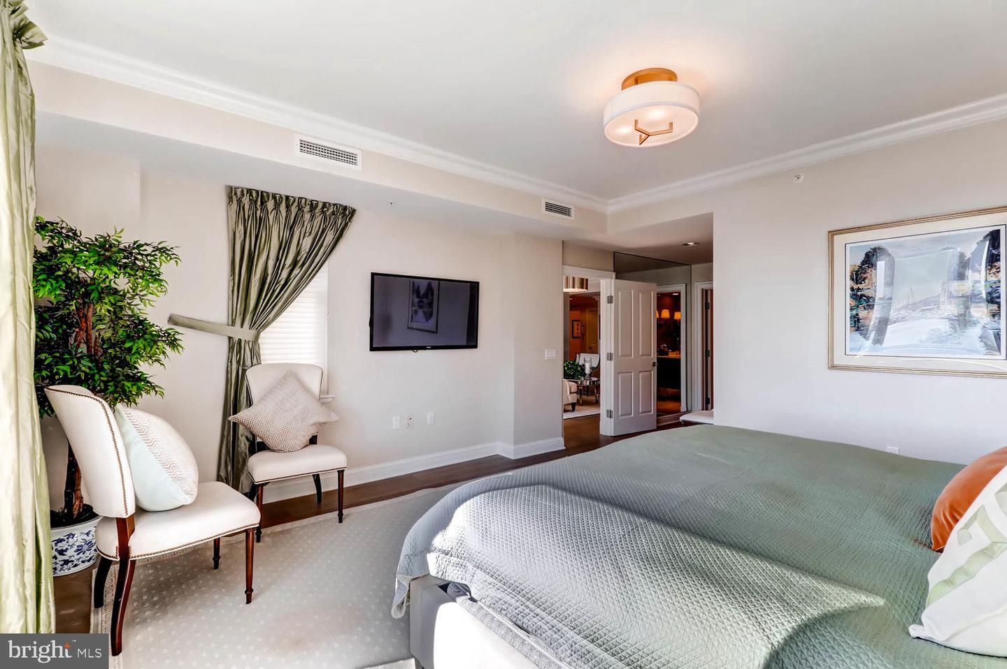 801 KEY HIGHWAY Unit: 311