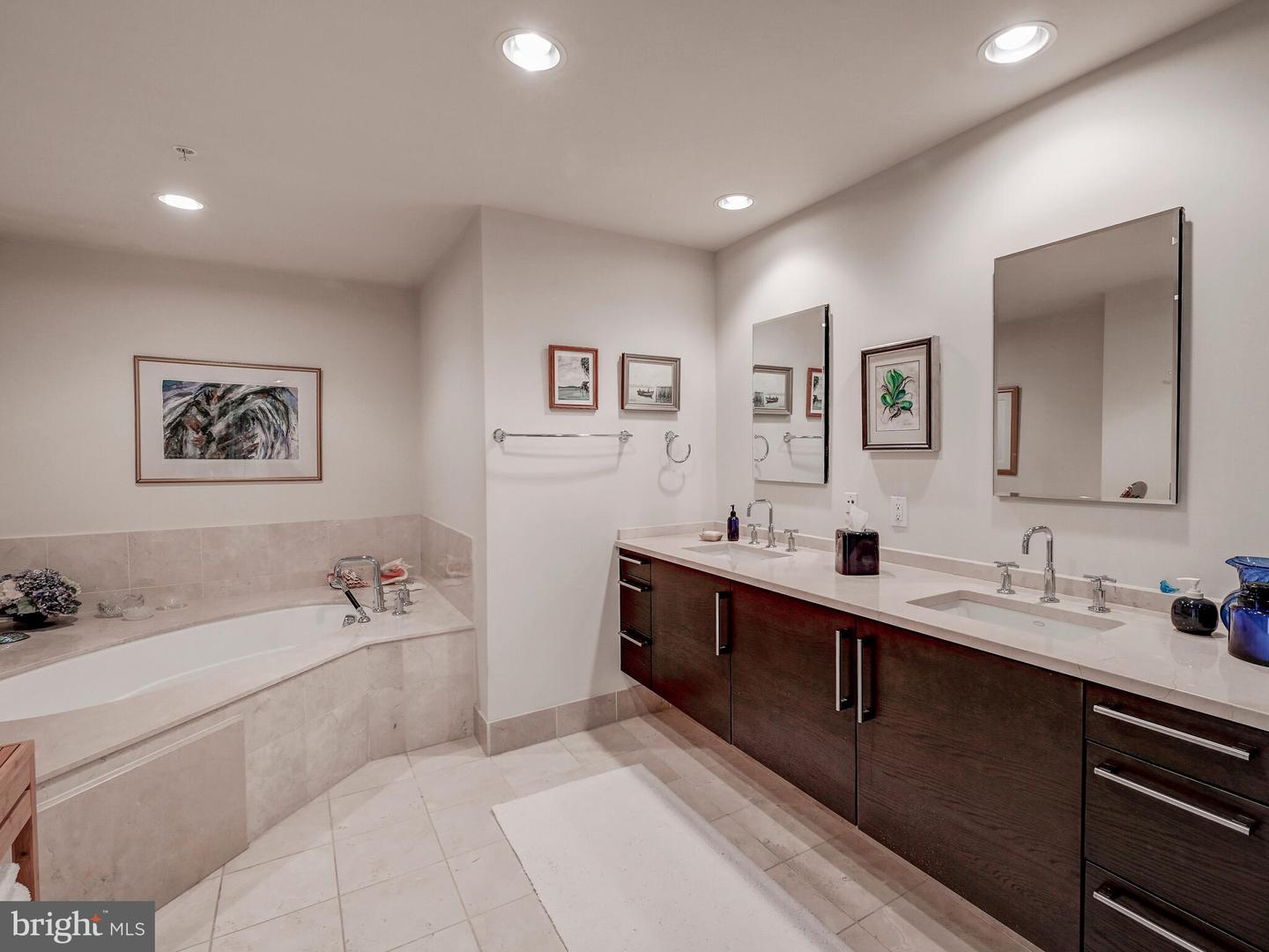 801 KEY HIGHWAY Unit: 358