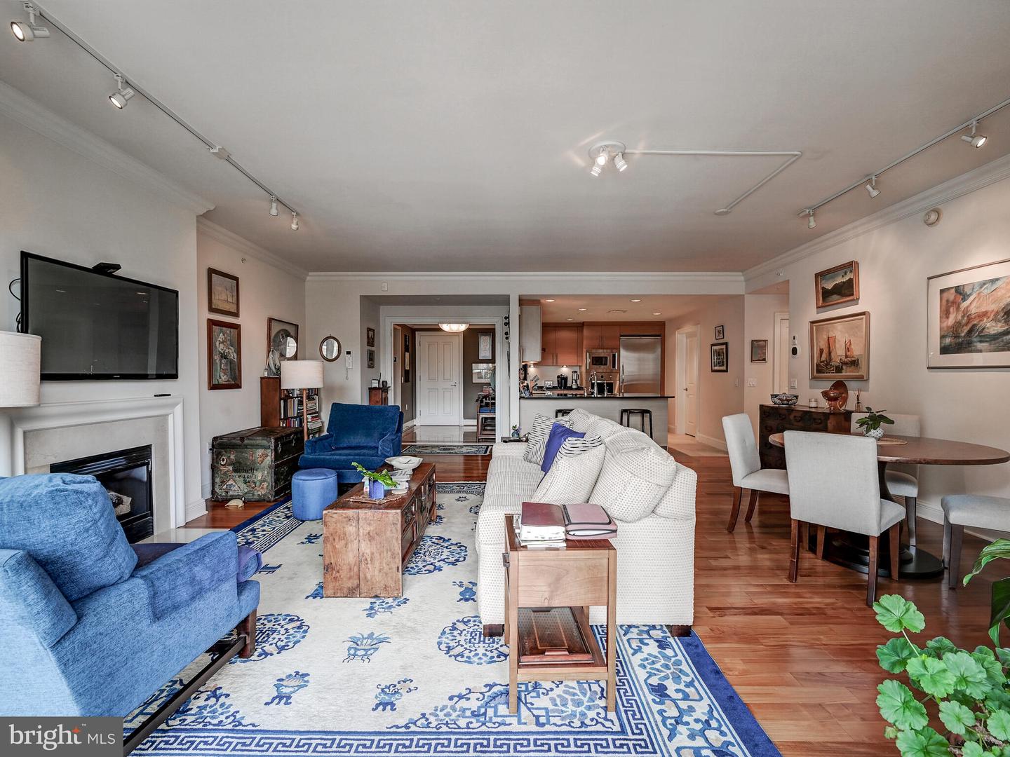 801 KEY HIGHWAY Unit: 358