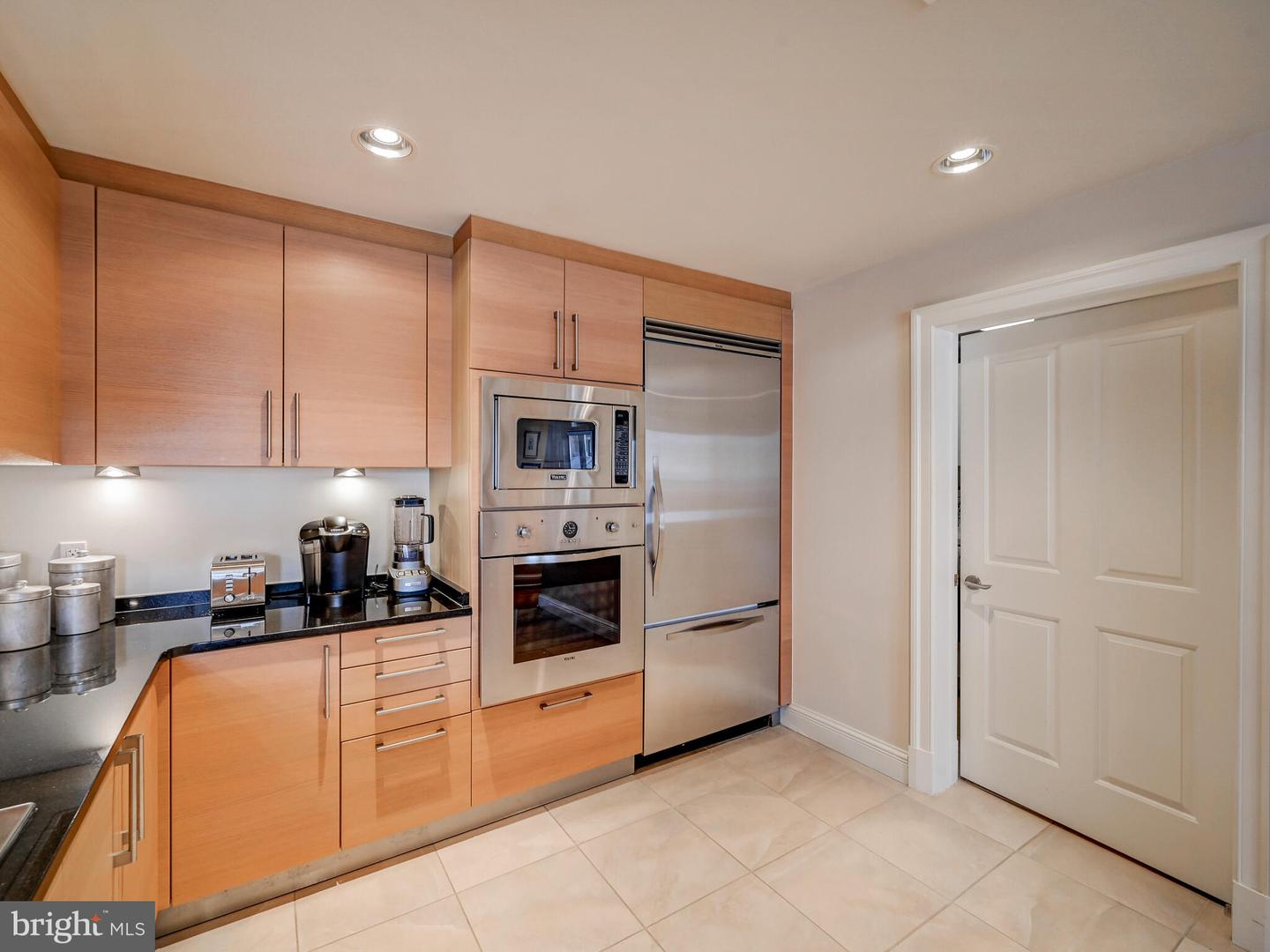 801 KEY HIGHWAY Unit: 358