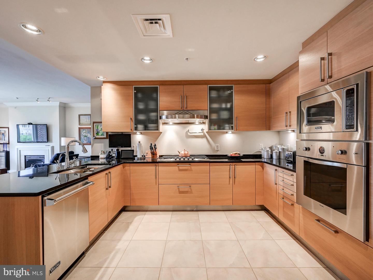 801 KEY HIGHWAY Unit: 358