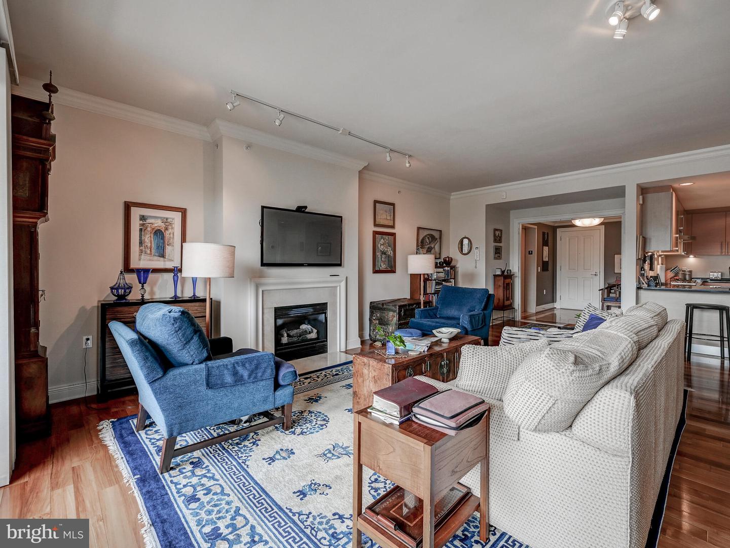801 KEY HIGHWAY Unit: 358