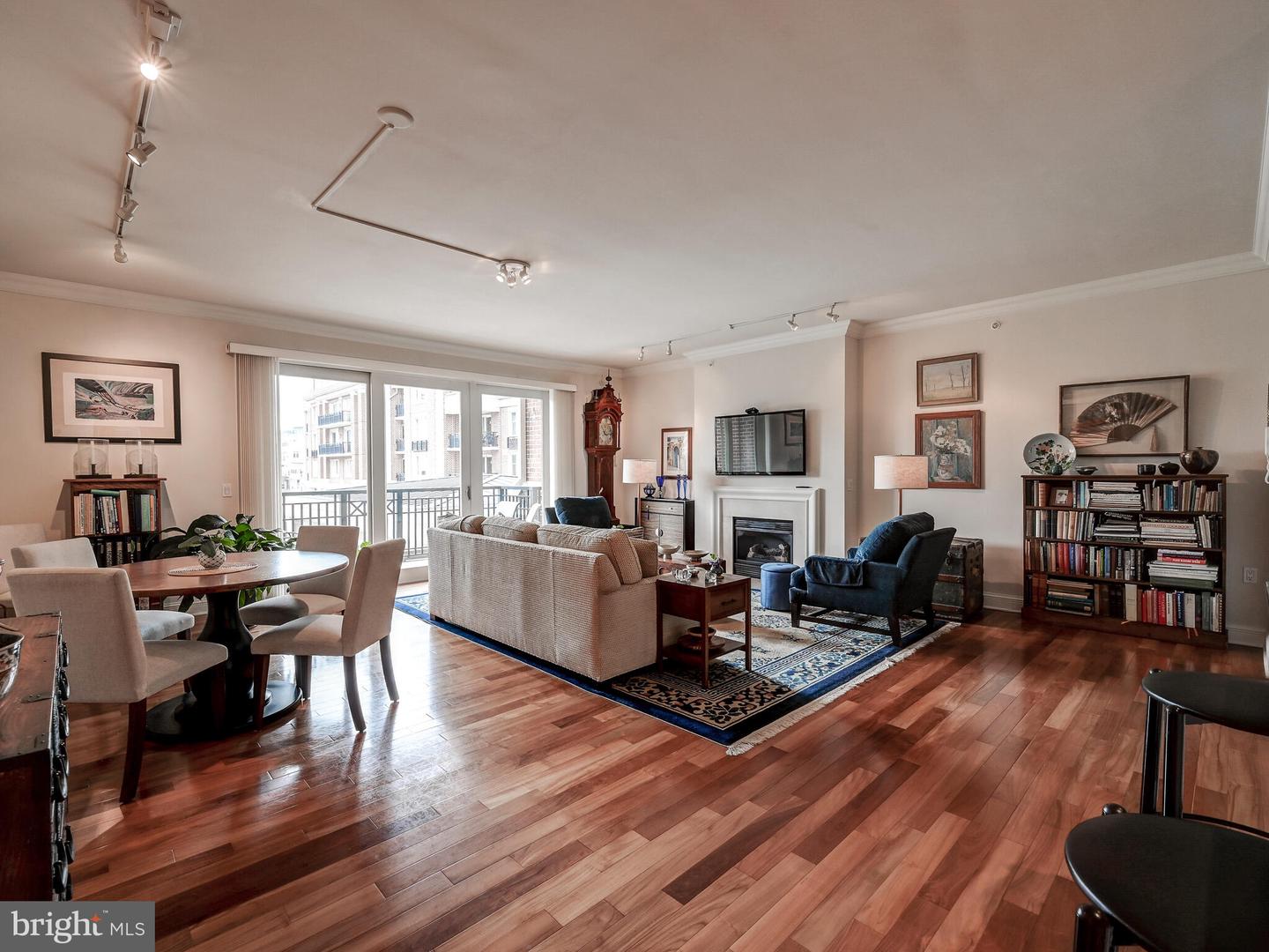 801 KEY HIGHWAY Unit: 358