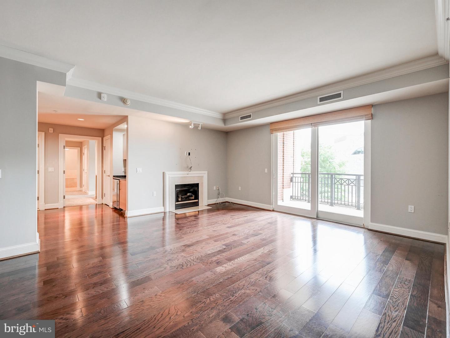 801 KEY HIGHWAY Unit: 323