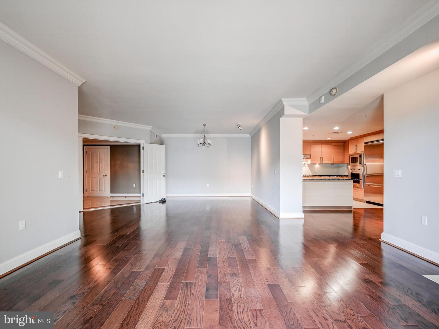 801 KEY HIGHWAY Unit: 323