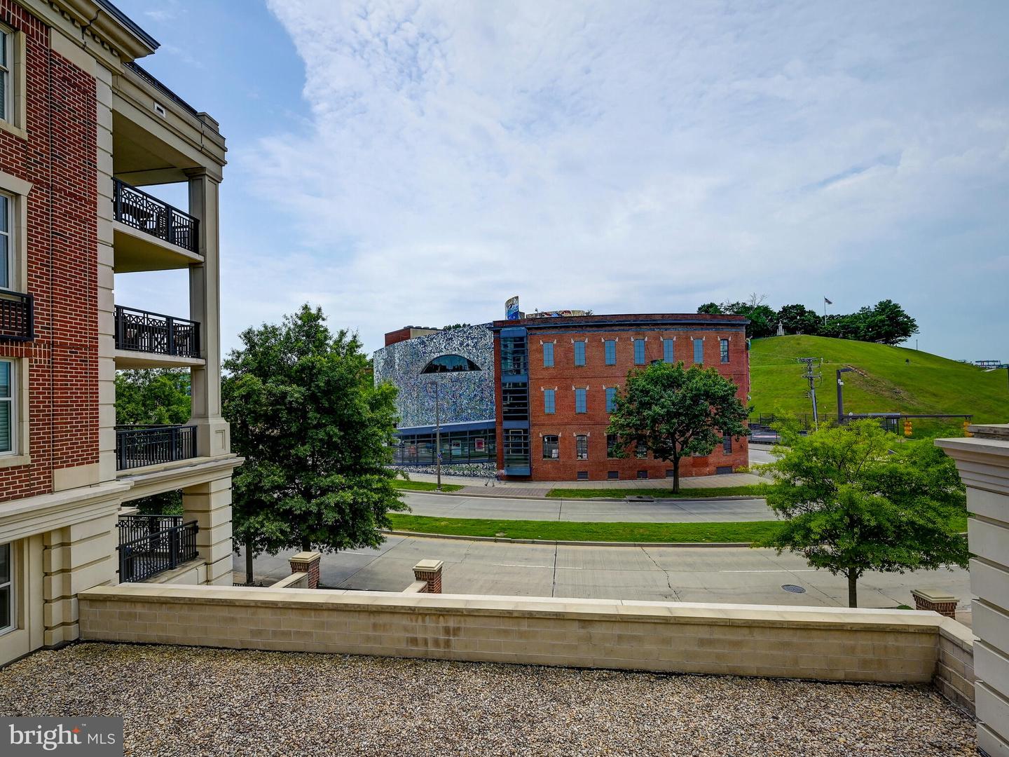 801 KEY HIGHWAY Unit: 323