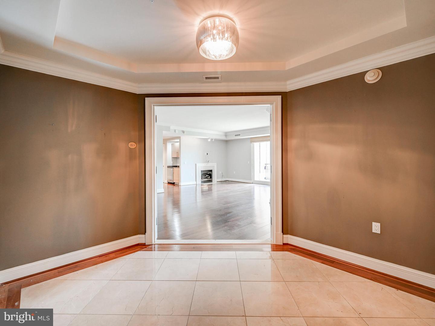 801 KEY HIGHWAY Unit: 323