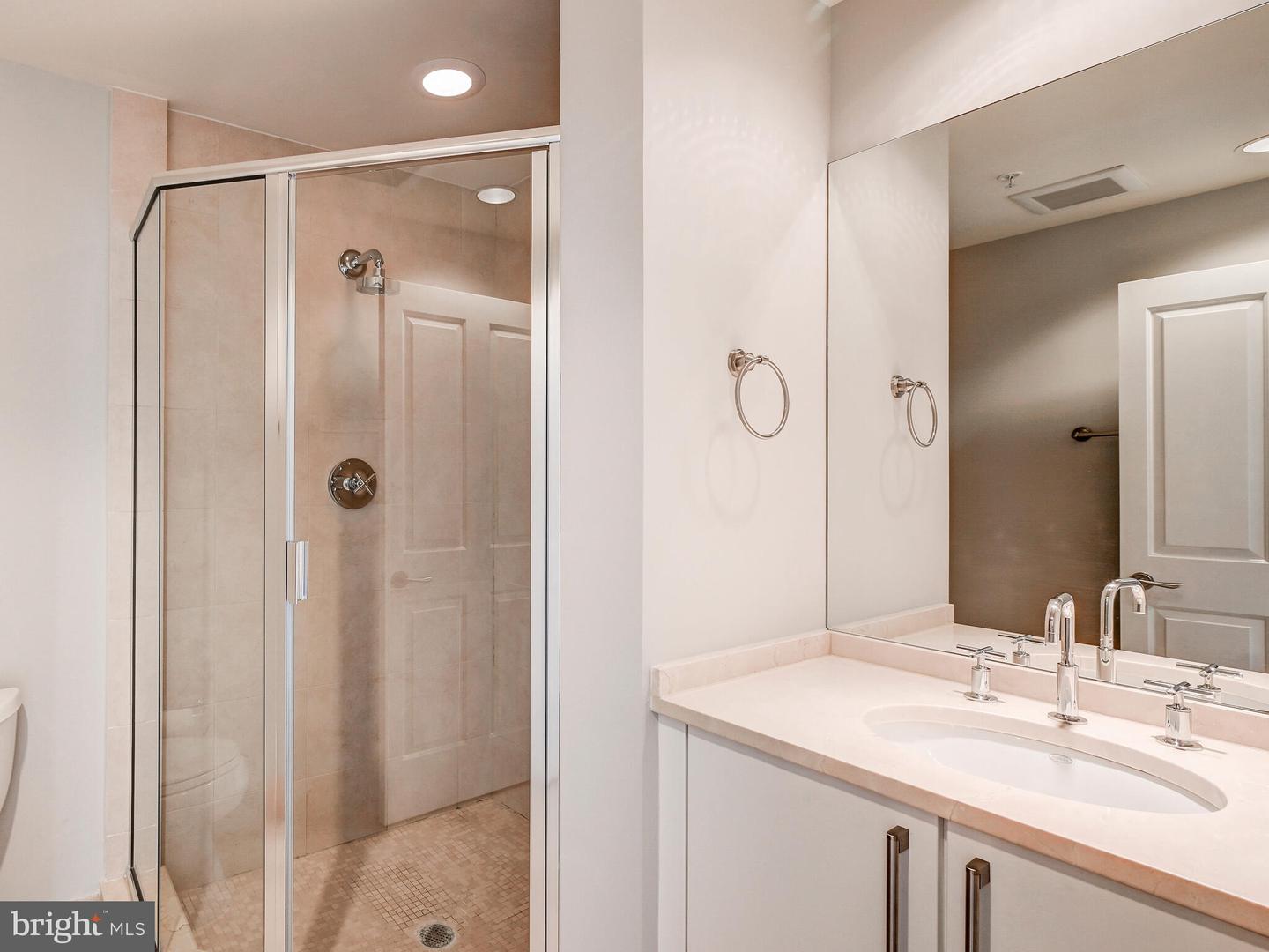 801 KEY HIGHWAY Unit: 323