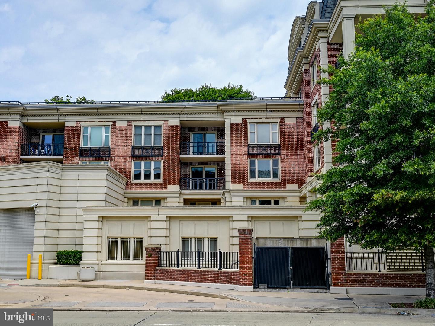 801 KEY HIGHWAY Unit: 323