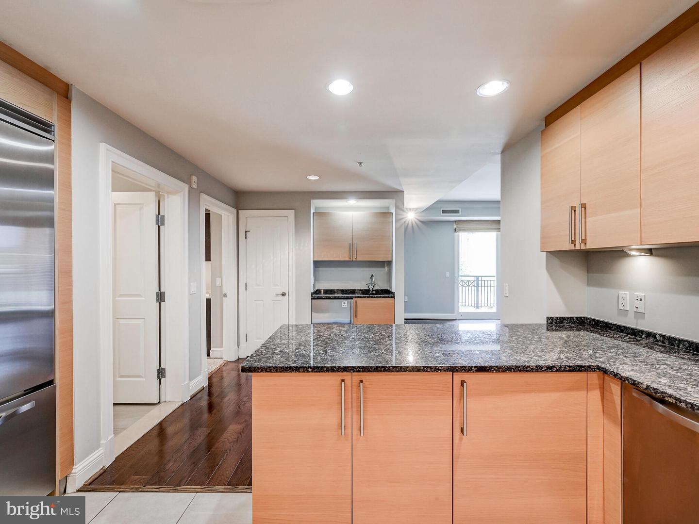 801 KEY HIGHWAY Unit: 323