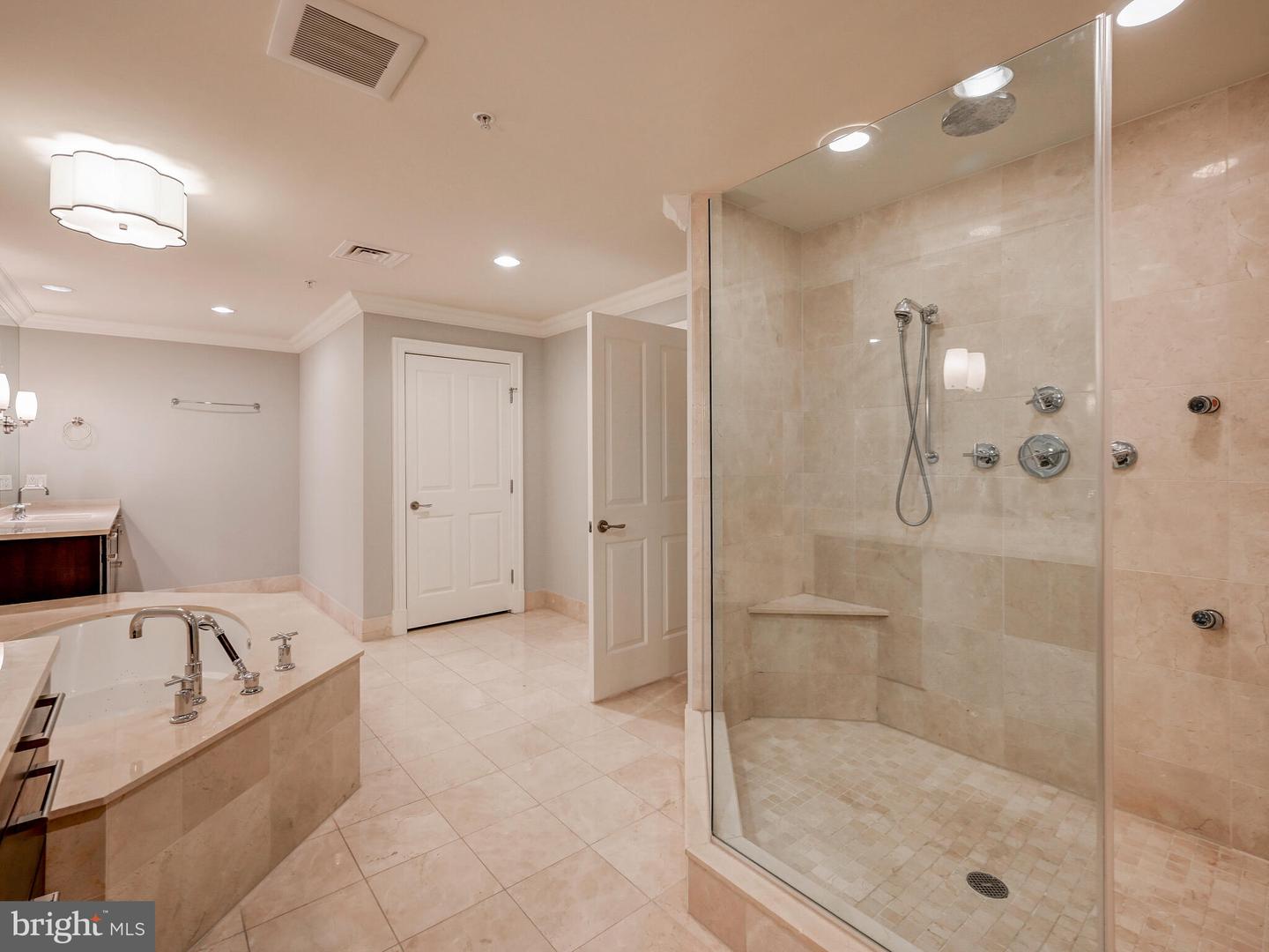 801 KEY HIGHWAY Unit: 323