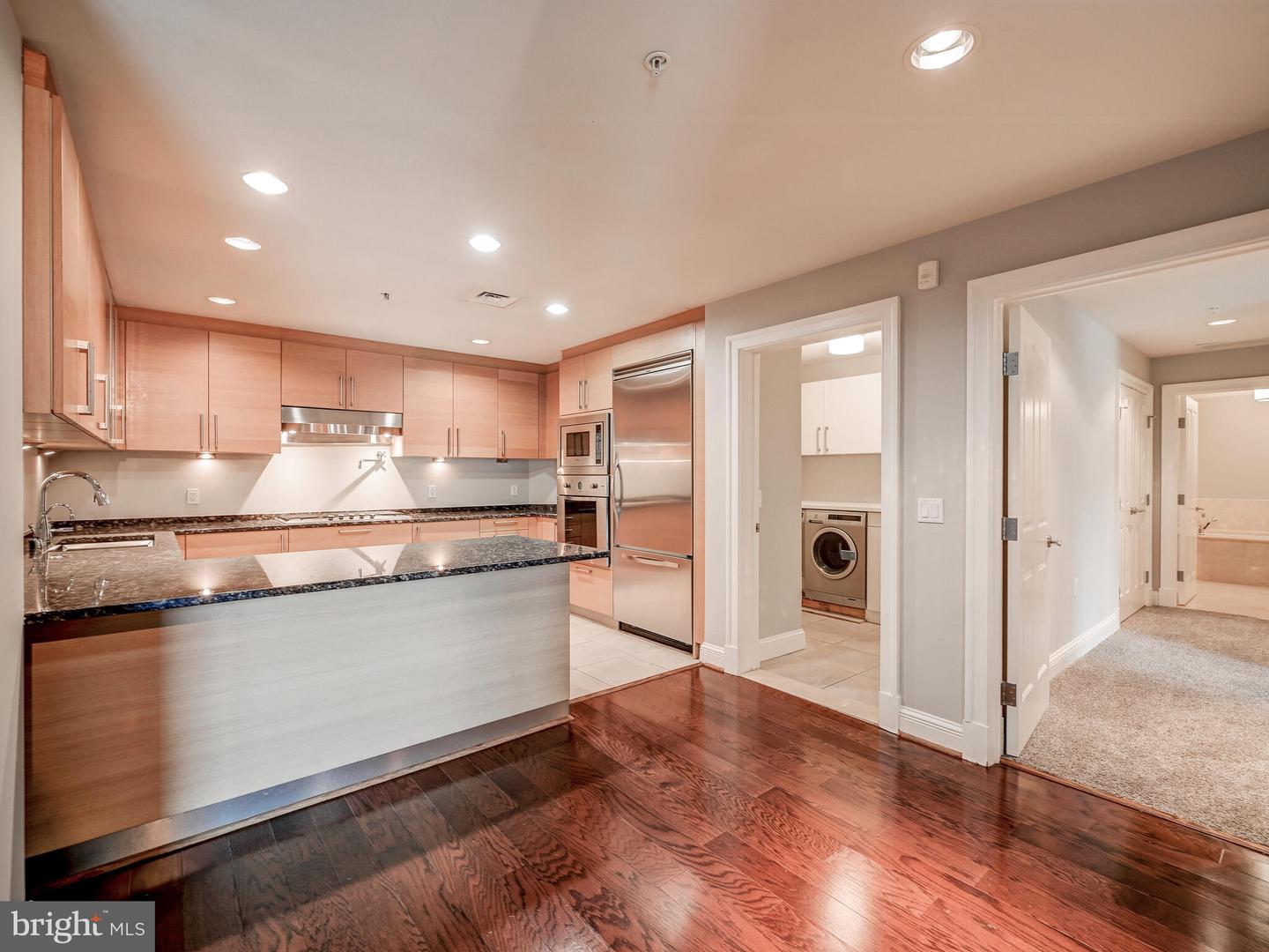 801 KEY HIGHWAY Unit: 323