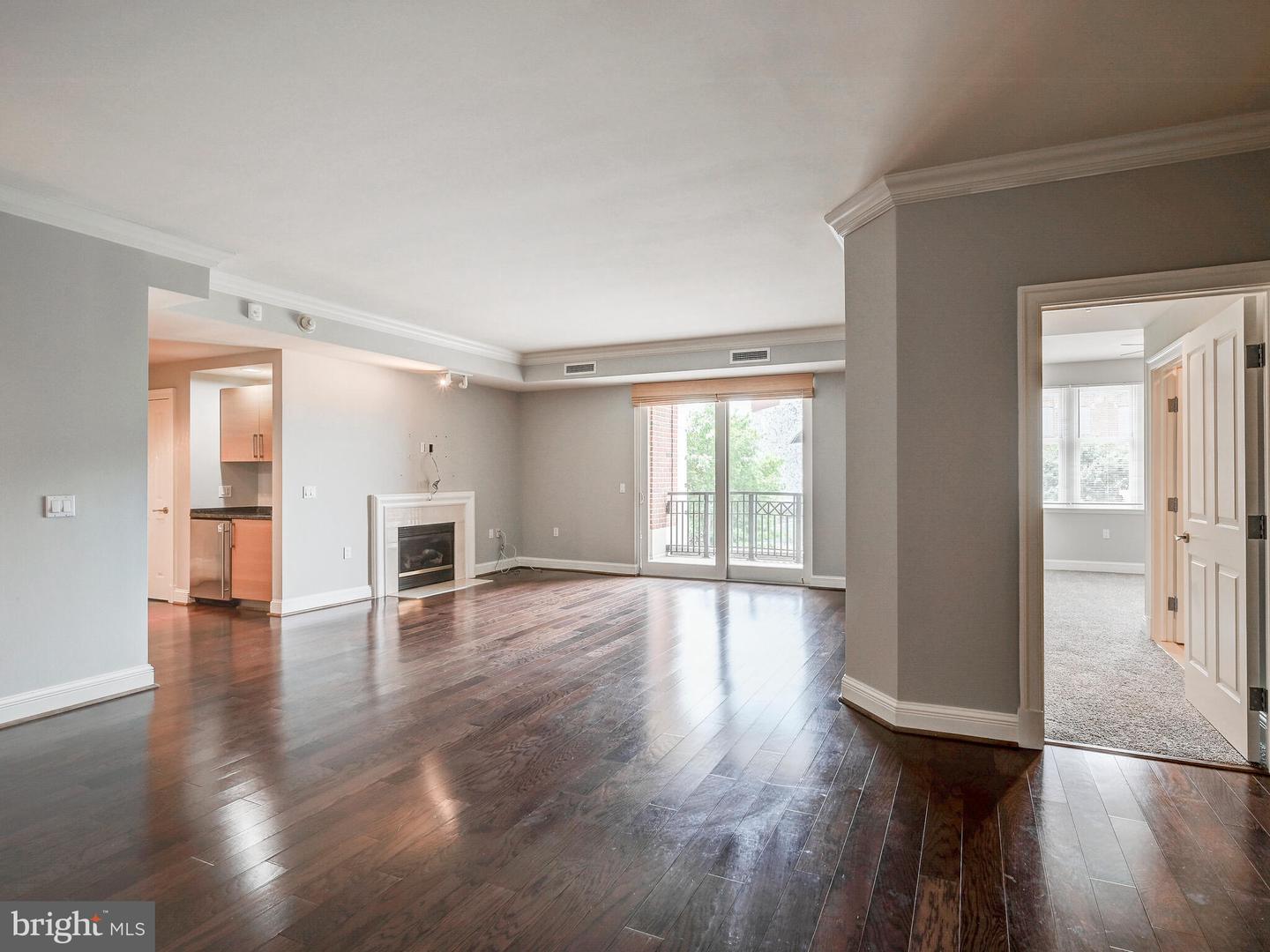 801 KEY HIGHWAY Unit: 323