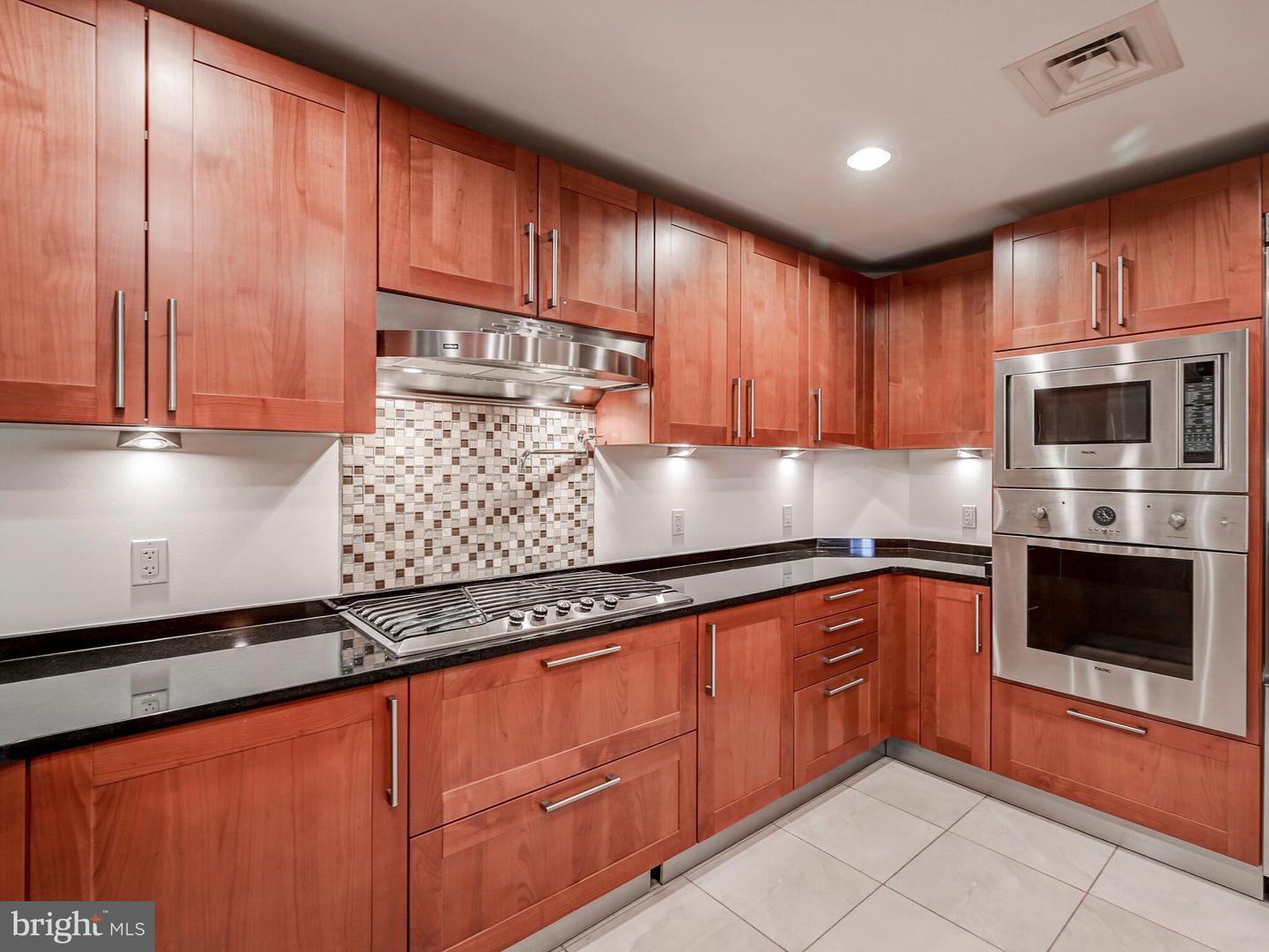 801 KEY HIGHWAY Unit: 343