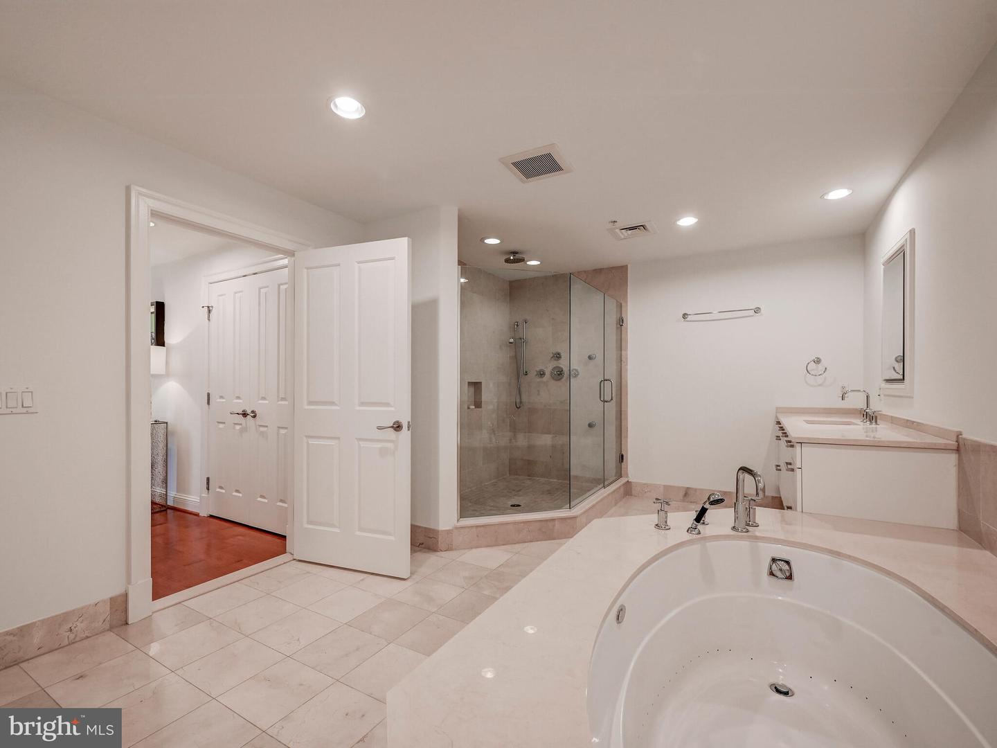 801 KEY HIGHWAY Unit: 343