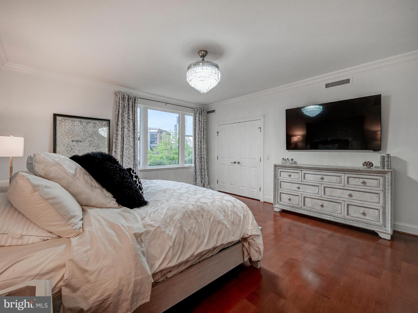 801 KEY HIGHWAY Unit: 343