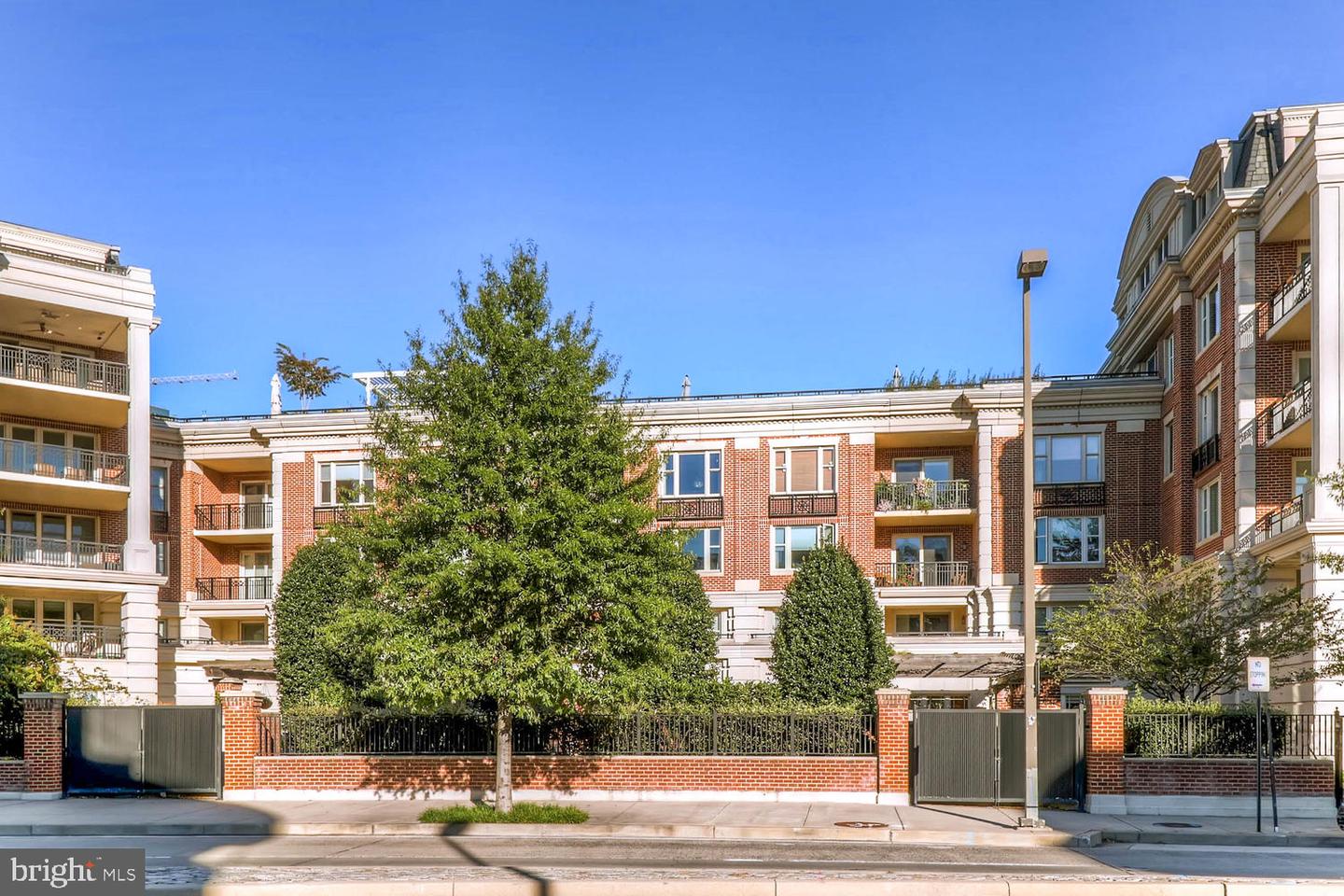 801 KEY HIGHWAY Unit: 244