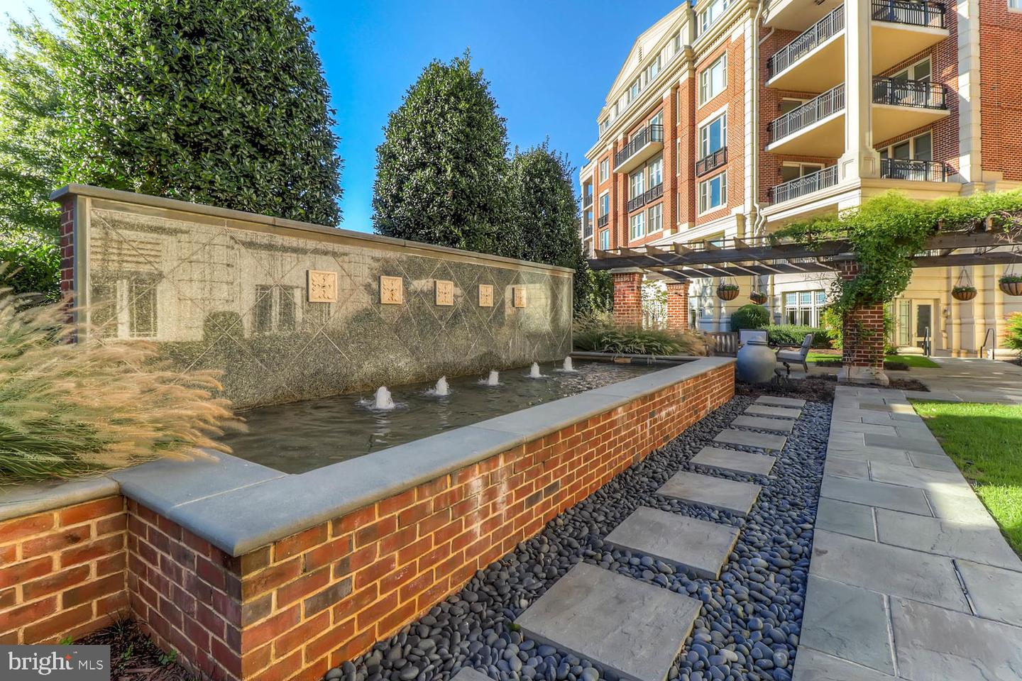 801 KEY HIGHWAY Unit: 244
