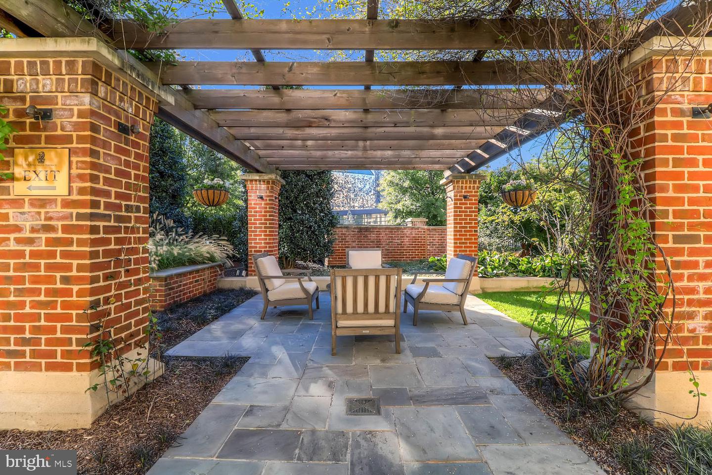 801 KEY HIGHWAY Unit: 244
