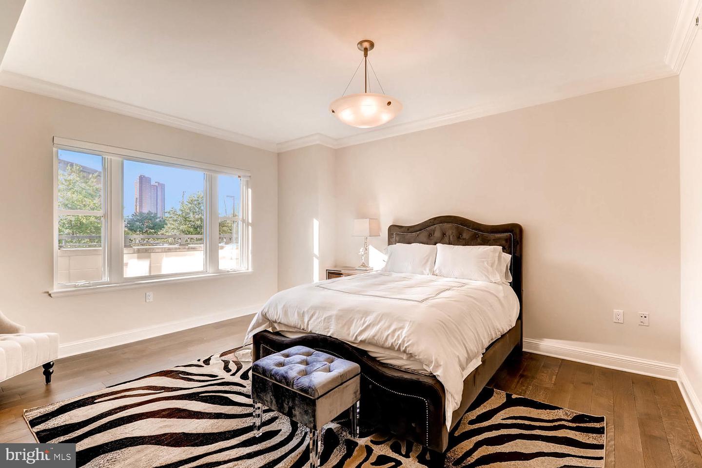 801 KEY HIGHWAY Unit: 244