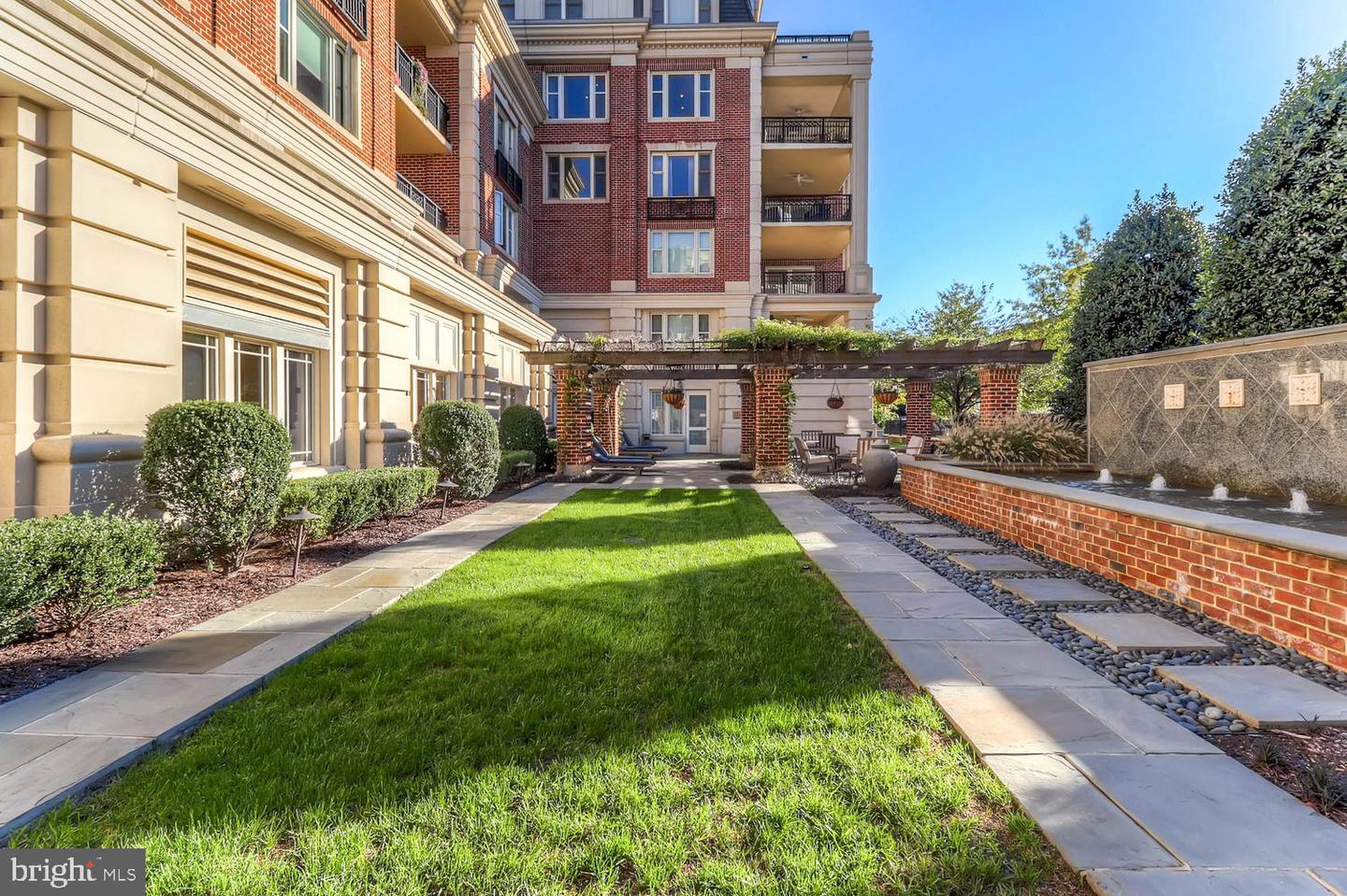 801 KEY HIGHWAY Unit: 244