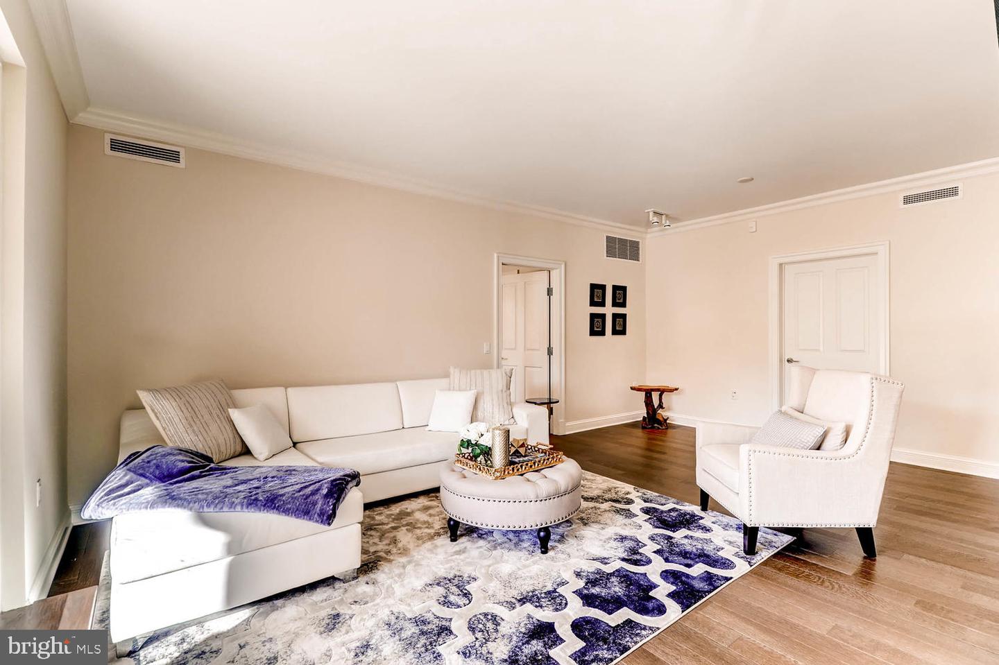 801 KEY HIGHWAY Unit: 244