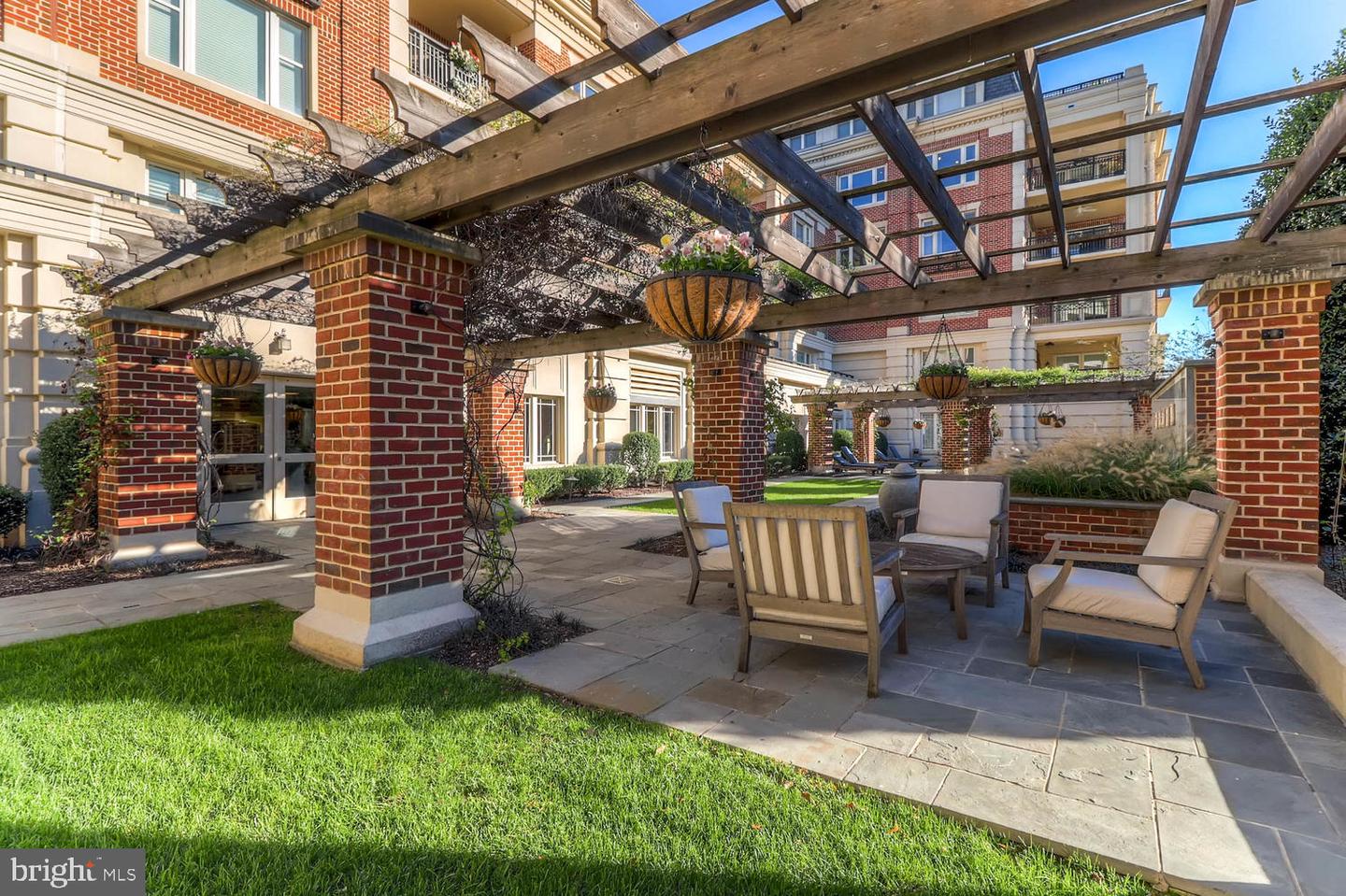 801 KEY HIGHWAY Unit: 244
