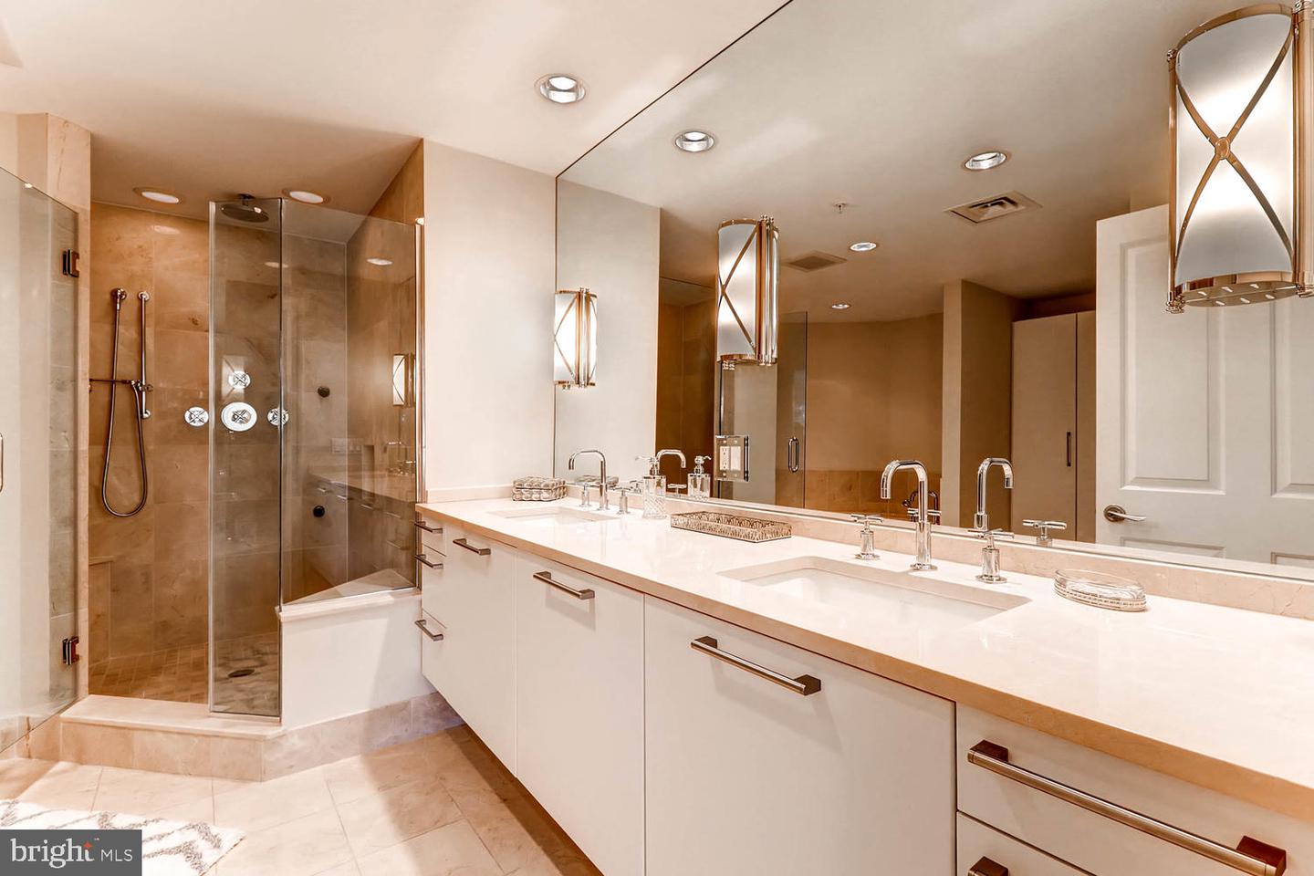 801 KEY HIGHWAY Unit: 244