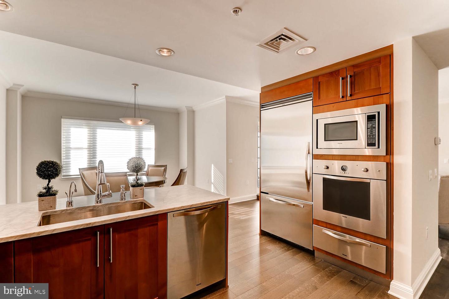 801 KEY HIGHWAY Unit: 244