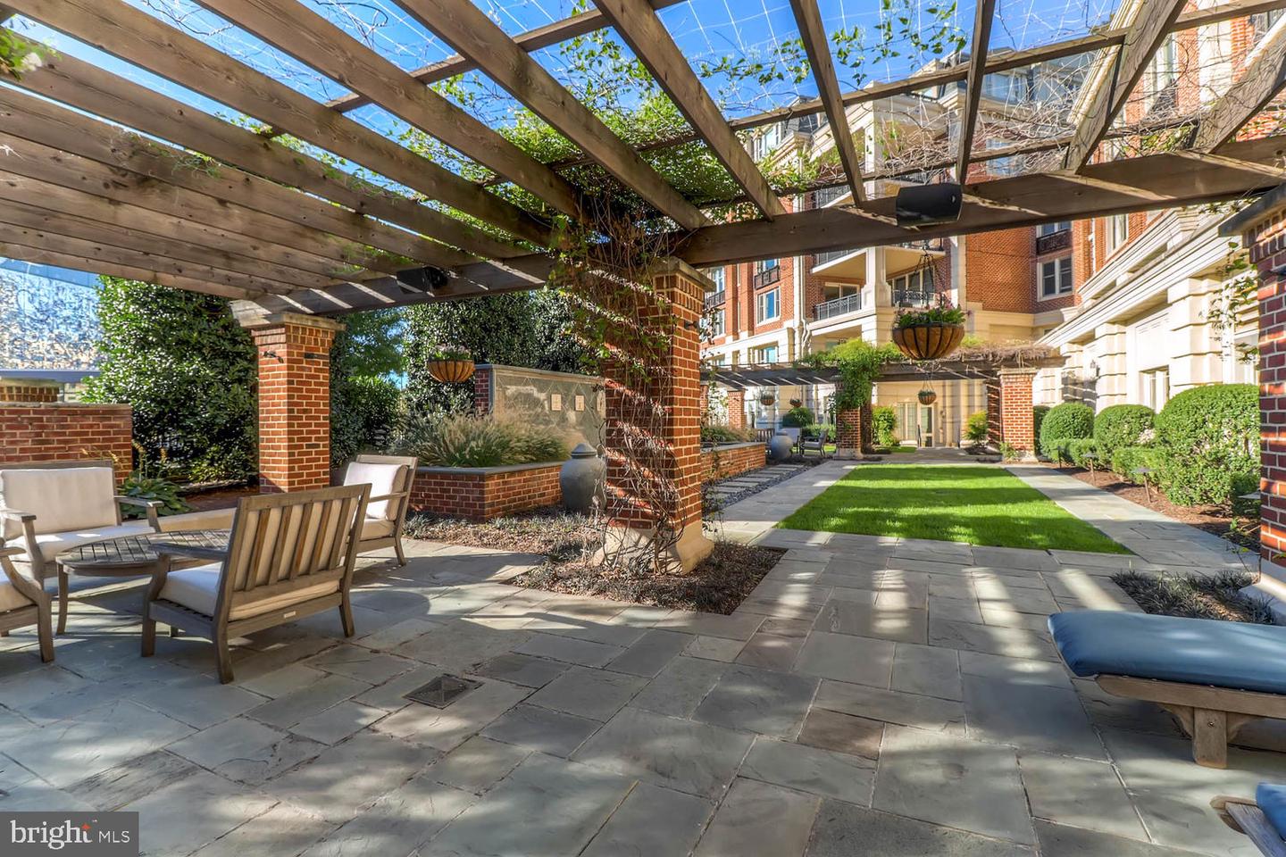 801 KEY HIGHWAY Unit: 244