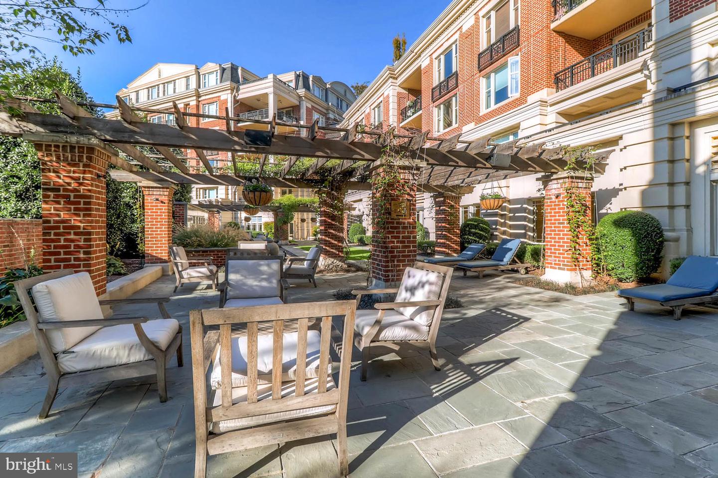 801 KEY HIGHWAY Unit: 244