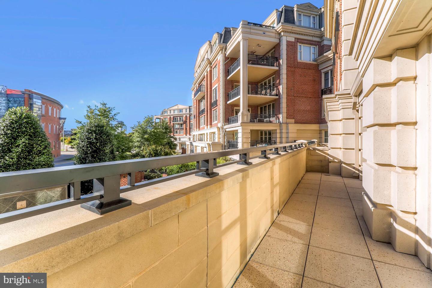 801 KEY HIGHWAY Unit: 244
