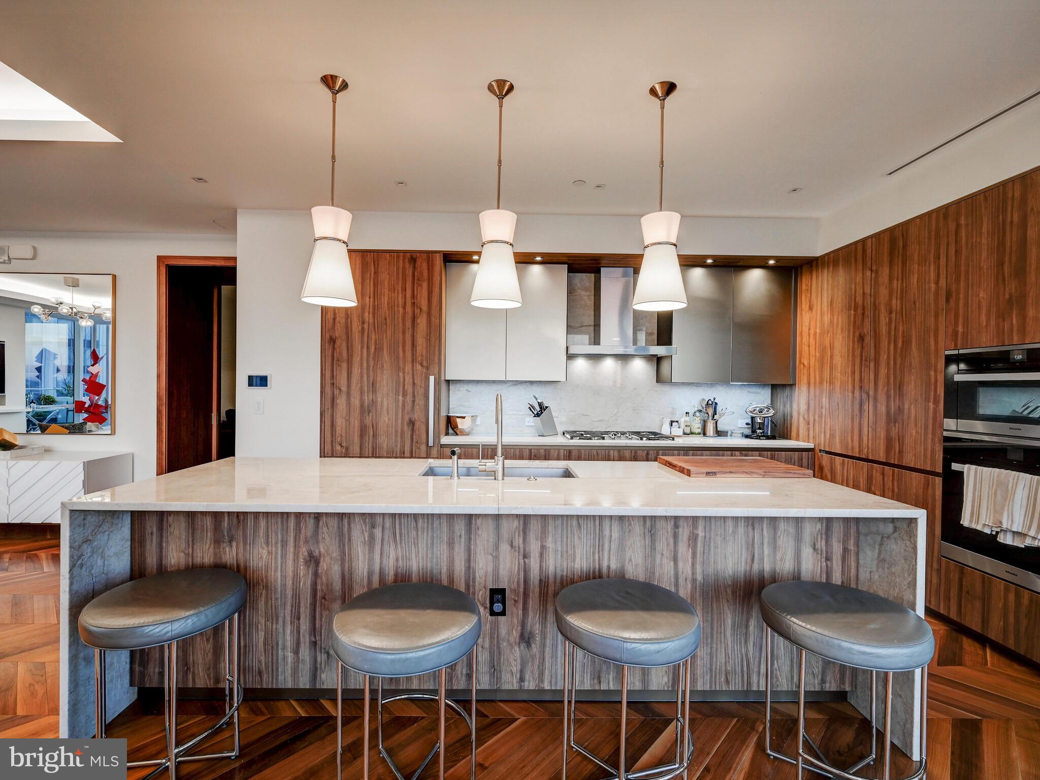 300 INTERNATIONAL DRIVE Unit: 2302