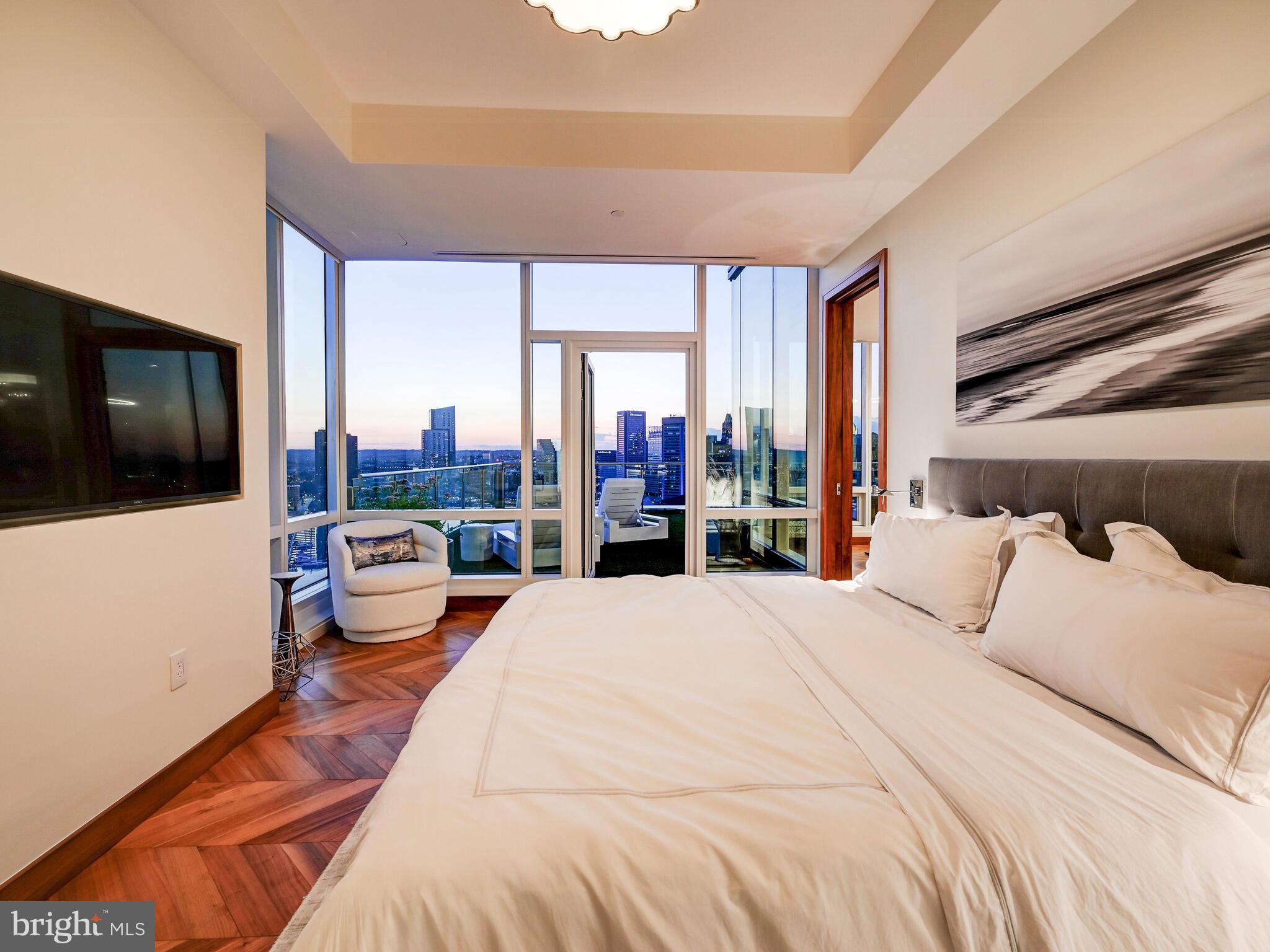 300 INTERNATIONAL DRIVE Unit: 2302