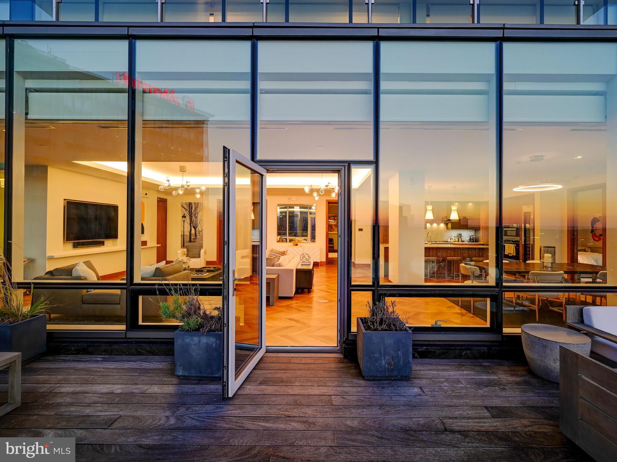 300 INTERNATIONAL DRIVE Unit: 2302