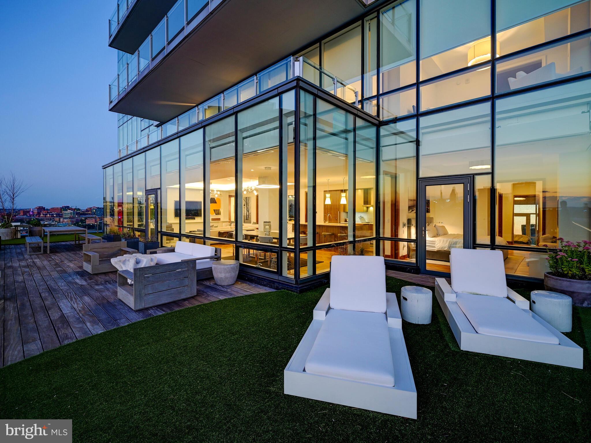 300 INTERNATIONAL DRIVE Unit: 2302