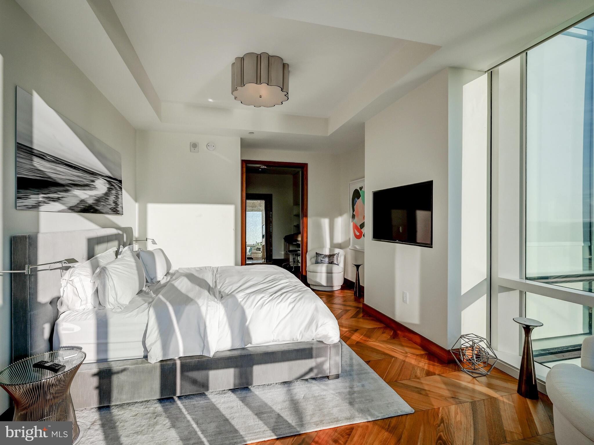 300 INTERNATIONAL DRIVE Unit: 2302