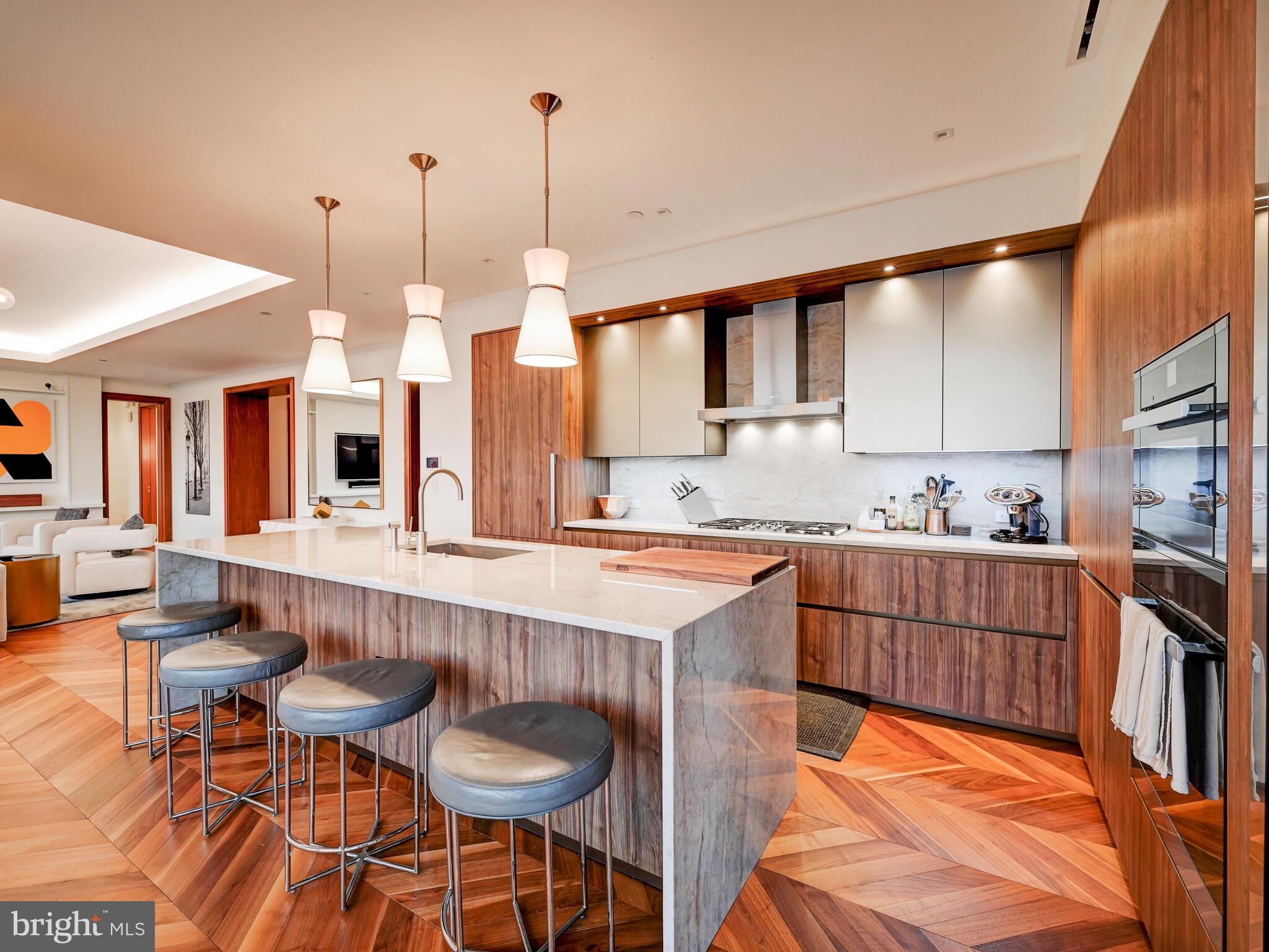 300 INTERNATIONAL DRIVE Unit: 2302