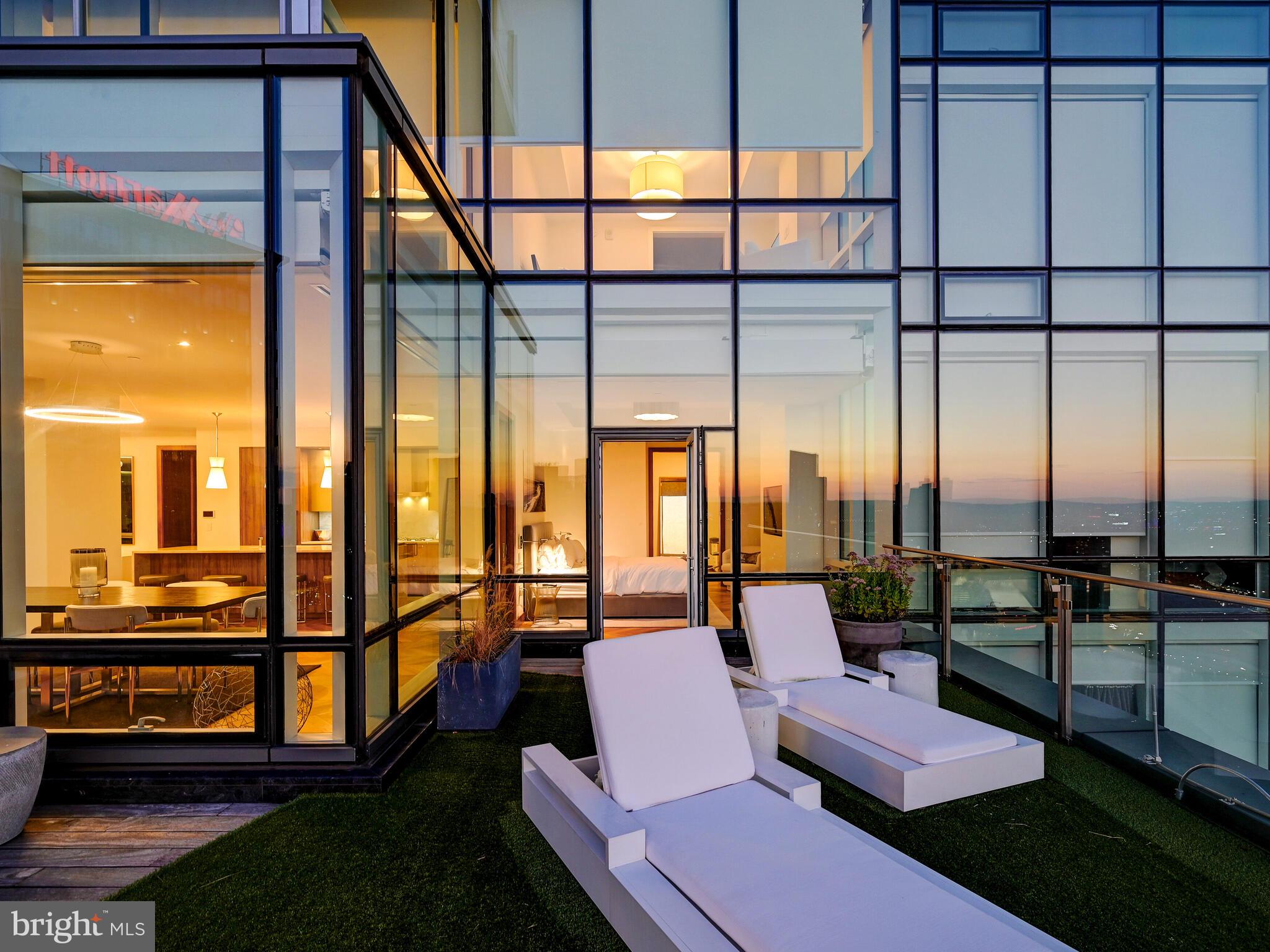 300 INTERNATIONAL DRIVE Unit: 2302