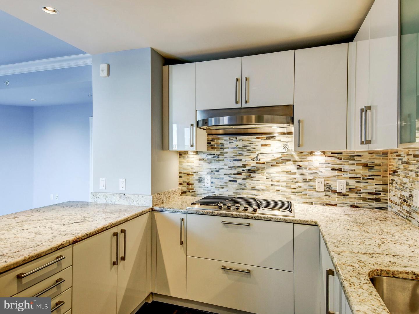 801 KEY HIGHWAY Unit: 353