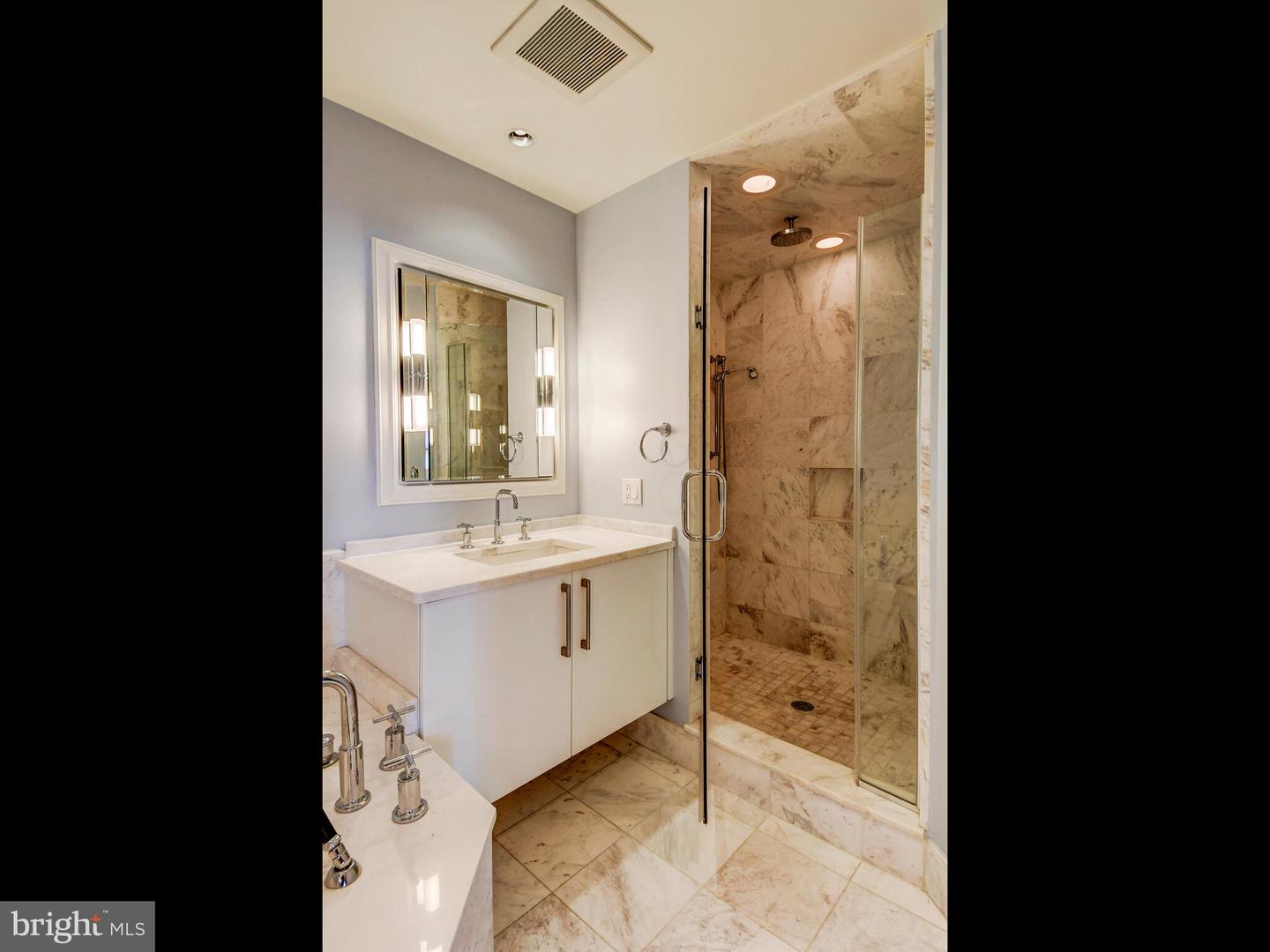 801 KEY HIGHWAY Unit: 353